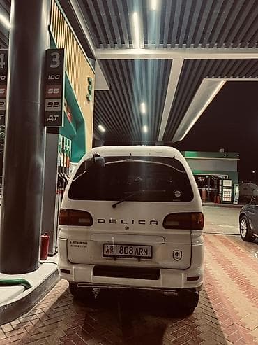кабина на мото: Mitsubishi Delica: 2001 г., 3 л, Автомат, Бензин, Минивэн — 5