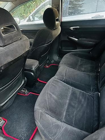 01: Honda Civic: 2006 г., 1.8 л, Автомат, Бензин, Седан — 8