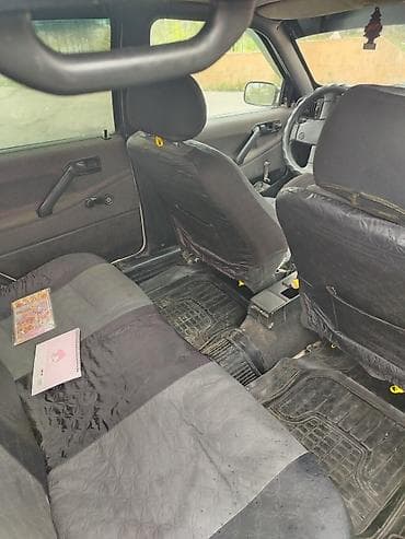форь: Volkswagen Passat: 1990 г., Бензин, Седан — 5