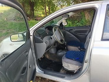 руль ланд крузер: Toyota Yaris: 2000 г., 1 л, Механика, Бензин, Хэтчбэк — 6