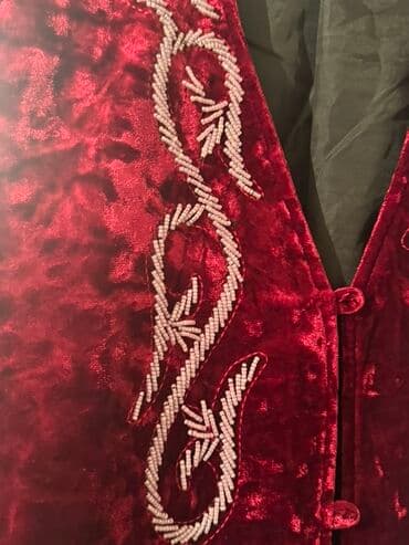 жилетки национальные: Бархатный национальный жилет/камзол бордового цвета. - Материал — 2