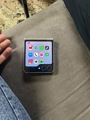 светодиодная матрица: Samsung Galaxy Z Flip 5, цвет - Белый — 5