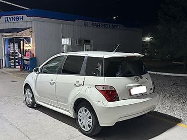 ист: Toyota Ist: 2005 г., 1.5 л — 3