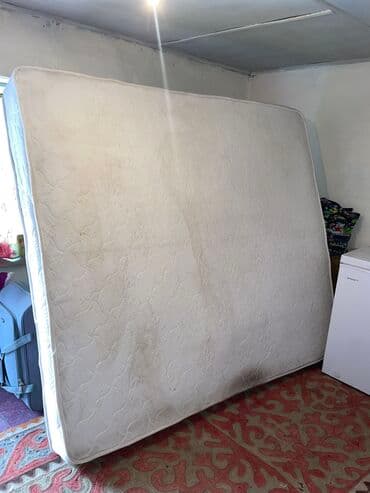 матрас бу: Продаю б/у матрас 2-х спальный. Размер 2x1.80. Состояние хорошее — 1