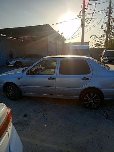 тромблер венто: Volkswagen Vento: 1993 г., 1.8 л, Ручные, Газ, Седан — 10