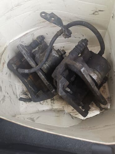 Суппорта honda torneo передние левый правый. Привозной. Хотел