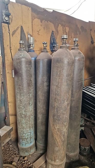 стро: Промышленный газовый баллон, Наполнение: Кислород, Объем баллона: 40 л, Применение: Сварка и резка — 1