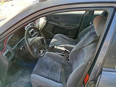 Mazda 626: 1999 г., 2 л, Ручные, Бензин, Хэтчбэк