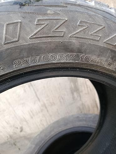 Транспорт: Шиналар 235 / 60 / R 17, Кыш, Колдонулган, Комплект, Жол тандабастар (АТ/МТ), Жапония, Bridgestone — 2