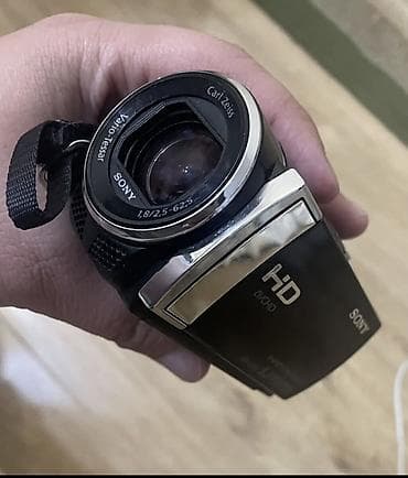 Видеокамера Sony Handycam с записью в формате HD (AVCHD). Основные