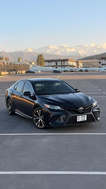 Toyota Camry: 2018 г., Автомат, Бензин, Седан