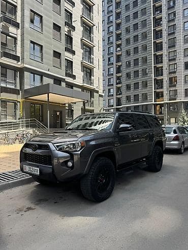 235 60 р18: Toyota 4Runner: 2018 г., 4 л, Автомат, Бензин, Внедорожник — 1