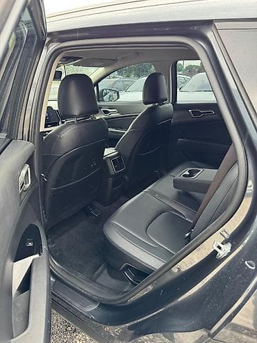2022: Kia Sportage: 2022 г., Гибрид — 10