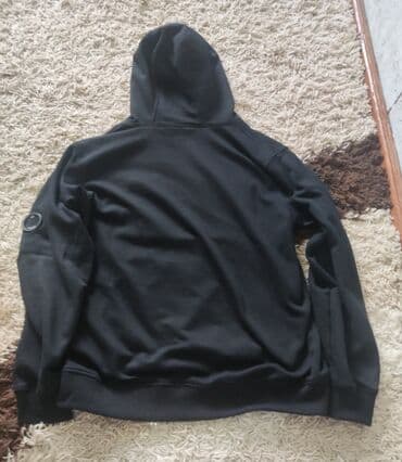 срочно продаю в связи с переездом: C.p company 
размер XL — 3