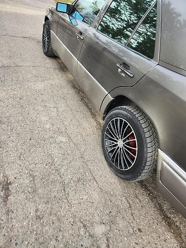 dodge chalanger: Mercedes-Benz W124: 1994 г., Механика, Седан — 7