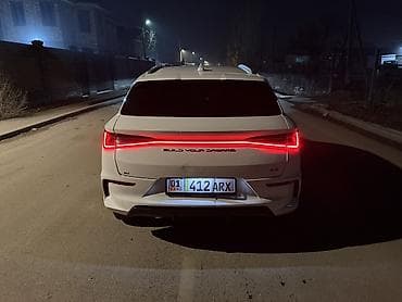 э 2: BYD E2: 2024 г., 0.1 л, Робот, Электромобиль, Кроссовер — 4