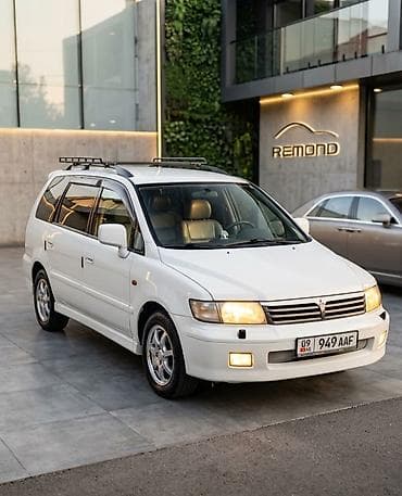 Mitsubishi Space Wagon: 1998 г., 2.4 л, Автомат, Бензин, Минивэн