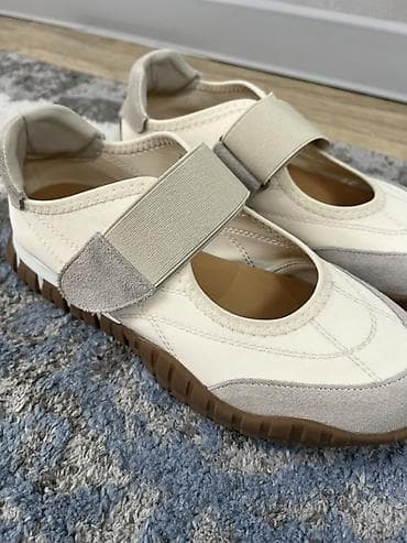 женские балетки р 39: НОВАЯ 

Женские кросс-балетки (мэри джейн) 

39 размер — 3