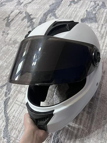 визоры: Мотошлем интегральный, цвет белый с черными элементами. - Тип — 4