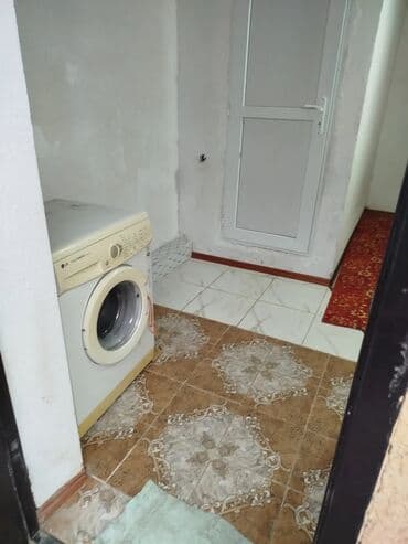 продам комнату в центре: 22 м², С мебелью — 5