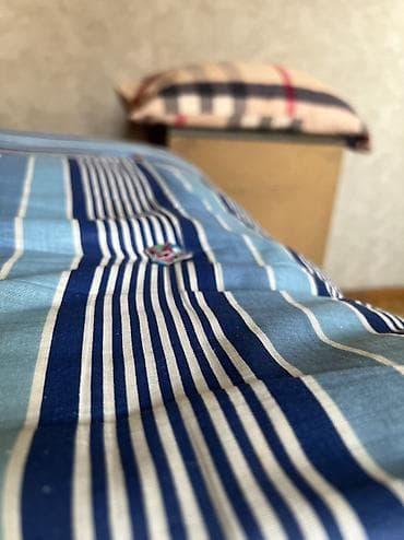 Напольные покрытия: Белая кожаная куртка — 1