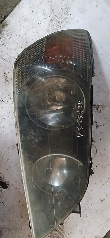 Автозапчасти: Передняя правая фара Toyota 1999 г., Б/у, Оригинал, Япония — 2