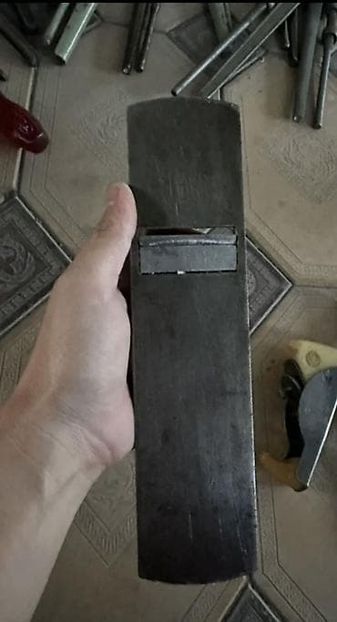 инструменты по дереву: Набор ручных инструментов для деревообработки, включающий фуганок и — 4