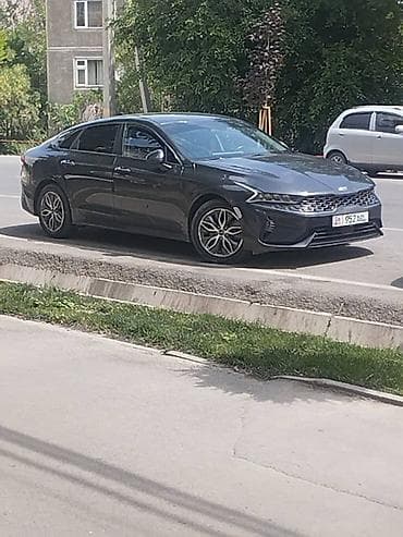 chrysler pacifica: Kia K5: 2021 г., Седан — 6