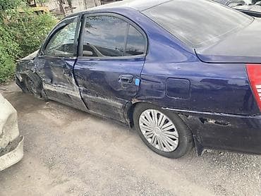 Hyundai Elantra (седан), темно-синий цвет. Автомобиль после ДТП — 1