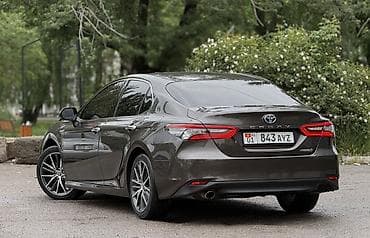 нето: Toyota Camry: 2021 г., 2.5 л, Автомат, Гибрид, Седан — 4