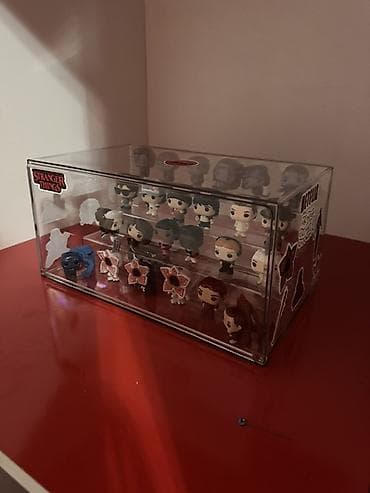 чехлы бу: Полный Коллекционный набор мини-фигурок Stranger Things в витрине. С — 3