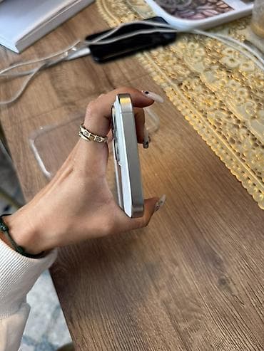 дисплей айфона: IPhone 16 Pro Max, 256 ГБ, Белый, Чехол, 93 % — 5