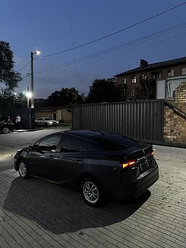 Продажа авто: Toyota Prius: 2021 г., 1.8 л, Вариатор, Гибрид, Хэтчбэк — 2