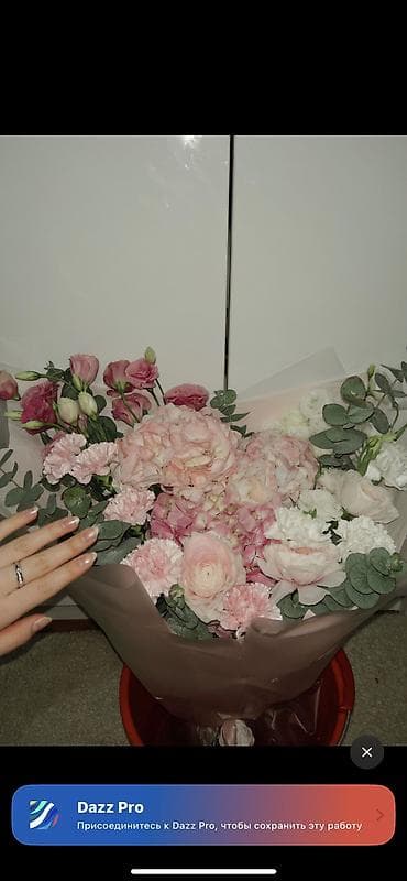 искусственные: Авторский букет в нежной розово‑кремовой гамме. Состав: - пионовидные — 4