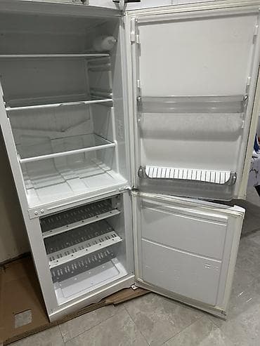 mini refrigerator: Холодильник Hotpoint Ariston, Б/у, Двухкамерный, De frost (капельный), 60 * 170 * — 1