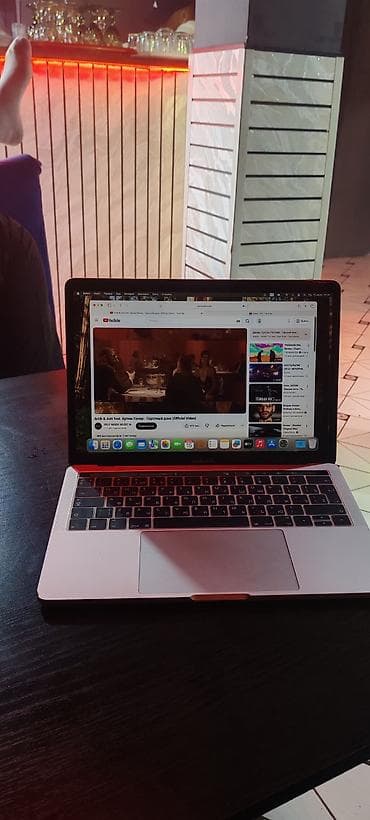 asus vivobook 15: Продаю срочно состояние как нового Apple MacBook Pro 13" (2019, Four — 1