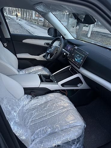 nio et9: BYD Yuan Up: 2025 г., 4.5 л, Автомат, Электромобиль, Кроссовер — 5