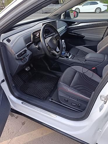 кыргыз кийимдер: Volkswagen ID.4: 2022 г., Электромобиль, Кроссовер — 5