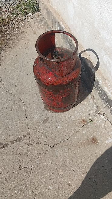 Газовые баллоны: Газовый баллон металлический, окрашен в красный цвет. Классическая — 1