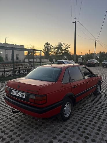 балыкчы пляж: Volkswagen Passat: 1989 г., 1.8 л, Механика, Газ, Седан — 2