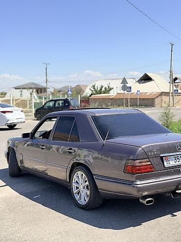 Mercedes-Benz E-Class: 1994 г., 2.2 л, Кол менен иштөөчү, Бензин, Седан — 7