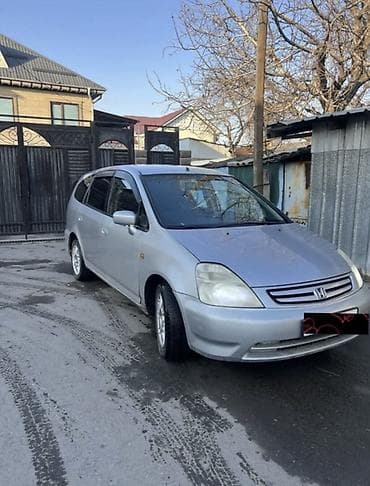 step vagon: Honda Stream: 2001 г., 2 л, Автомат, Бензин, Универсал — 3