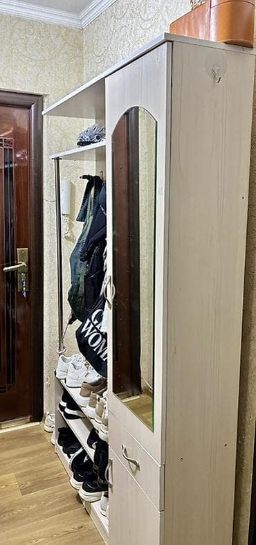 прихожая из дерева: Прихожая модульная в светлом дереве (дуб/ясень). Компактный комплект — 1