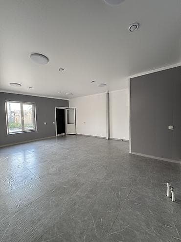 торговый места: СДАЁТСЯ КОММЕРЧЕСКОЕ ПОМЕЩЕНИЕ 35 м² 📍 Первая линия, район Ахунбаева — 6