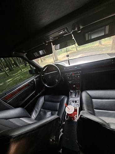 Mercedes-Benz W124: 1994 г., 3.2 л, Автомат, Газ, Седан — 7