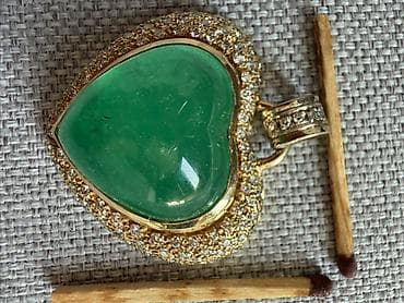 Кулон, Үлгүсү 750, Изумруд, Жаңы, Жүрөктөр — 1