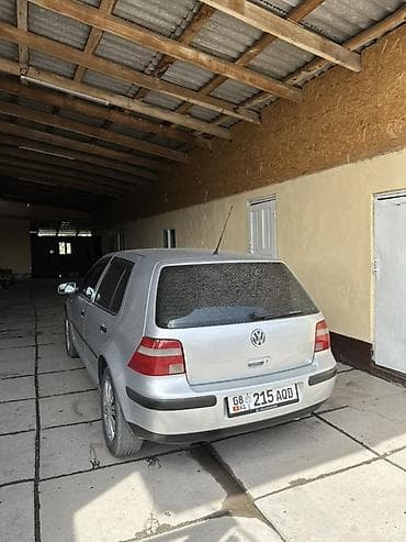 Продажа авто: Volkswagen Golf: 2003 г., 1.6 л, Механика, Бензин, Хэтчбэк — 3
