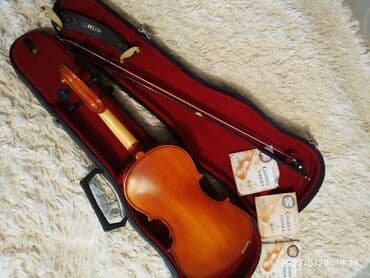 продаю скрипку: Продаю шикарную скрипку 1/2, новая. Смычок. Струны. Держатель — 2