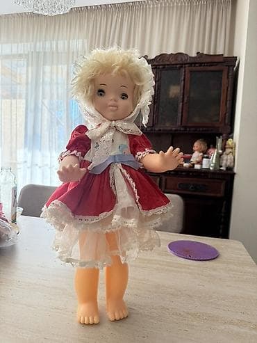 Кукла красная шапочка . Оригинал шапка была потеряна. - Материал — 3