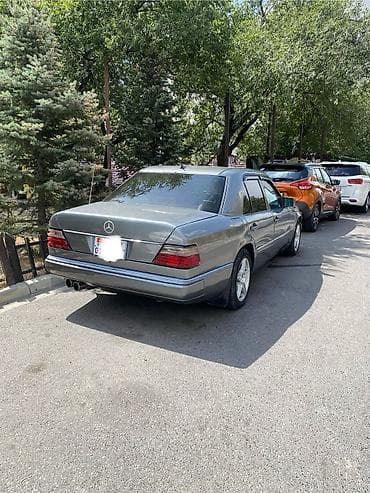 Mercedes-Benz W124: 1993 г., 3.2 л, Автомат, Бензин, Седан